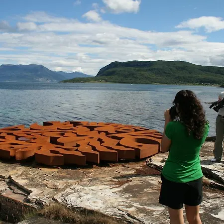 Semesterbostad Tjeldsundbrua Maritim *