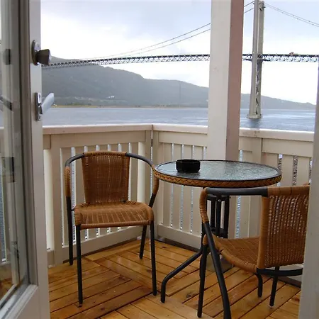 別荘 Tjeldsundbrua Maritim Evenskjer