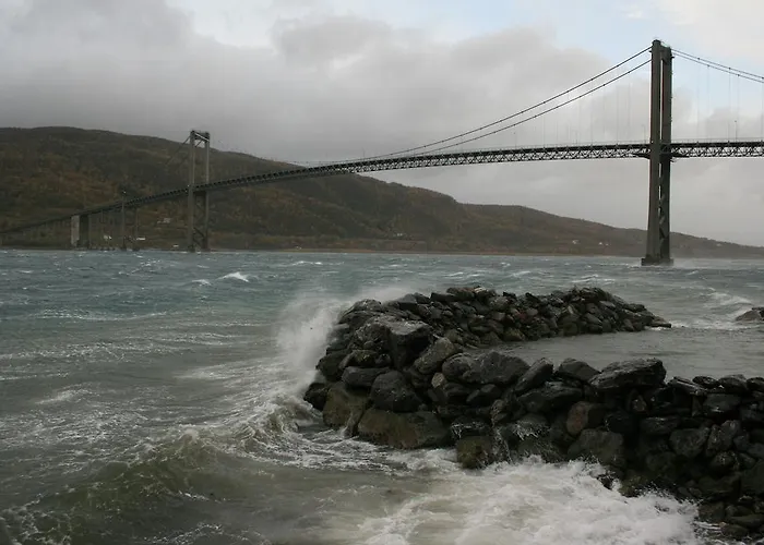 Tjeldsundbrua Maritim